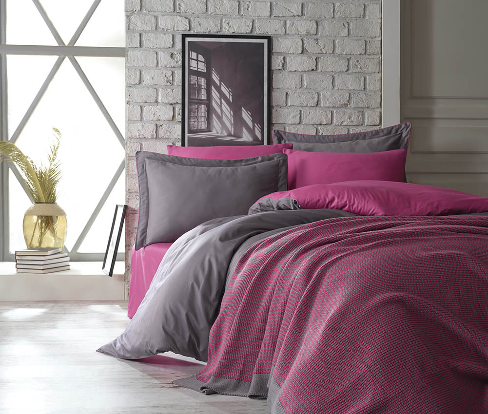 TUANA-PAMUK-SATEN-NEVRESIM-TAKIMIBATTANIYE-SETI-FUCHSIA.jpg Patura + Lenjerie Pat 2 Persoane Tuana - Fucshia - imagine 1
